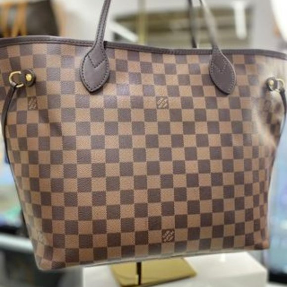 Louis Vuitton Damier Ebene Neverfull MM - Picture 8 of 16